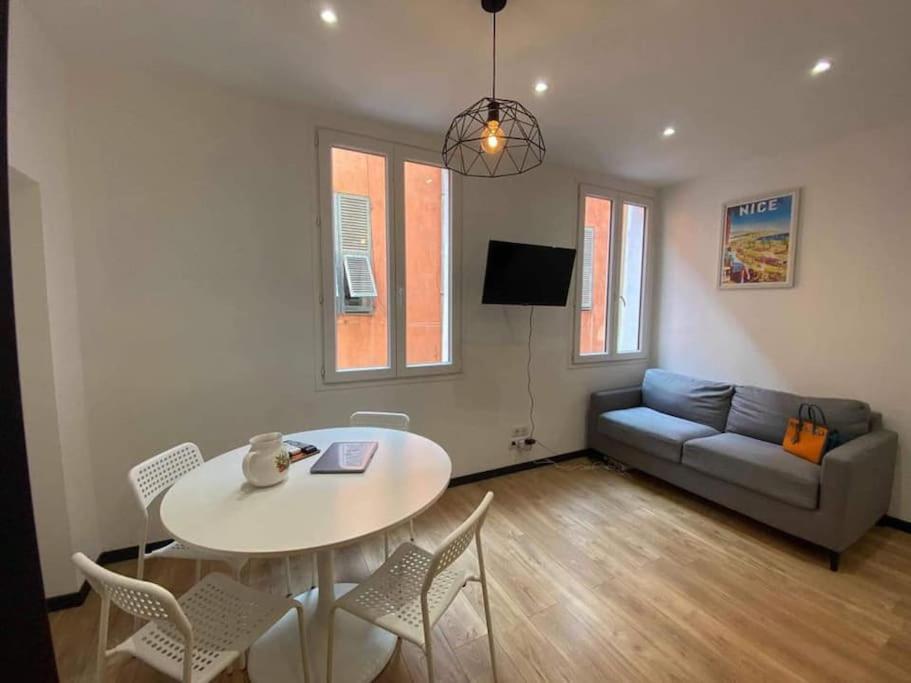 Apartment Charming In *